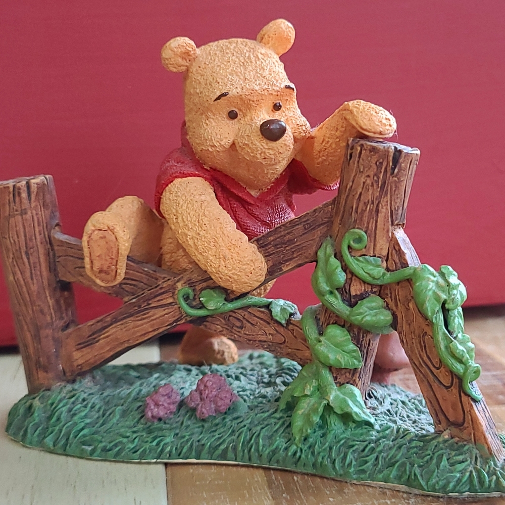 Simply Pooh Figure Small Steps Disney